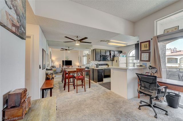 3150 Soft Breezes Drive 2040, Las Vegas, NV 89128