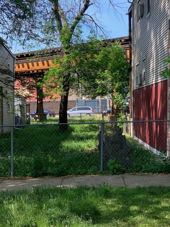 2856 W Belden Avenue, Chicago, IL 60647