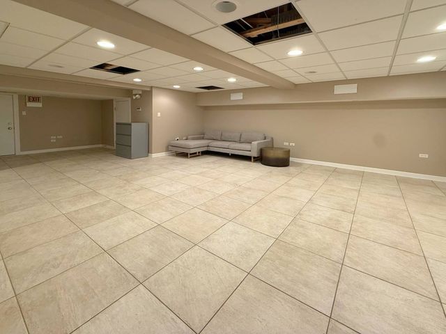 2301 W Belmont Avenue 1, Chicago, IL 60618