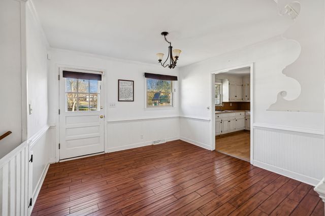 900 Camellia Dr, Columbia, TN 38401