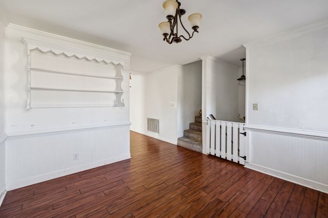 900 Camellia Dr, Columbia, TN 38401