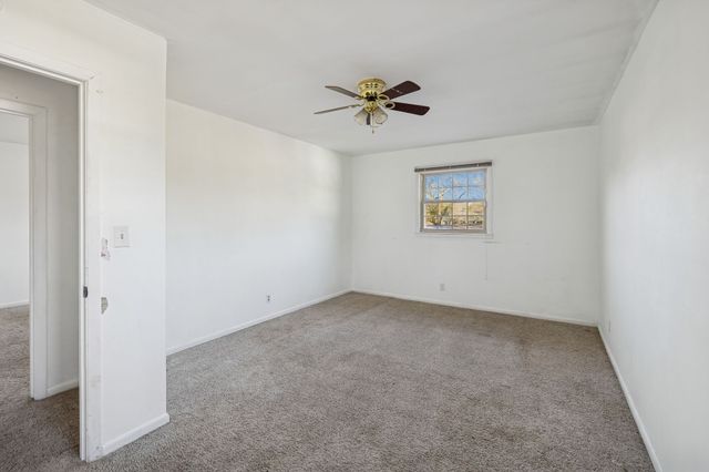 900 Camellia Dr, Columbia, TN 38401