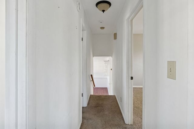 900 Camellia Dr, Columbia, TN 38401