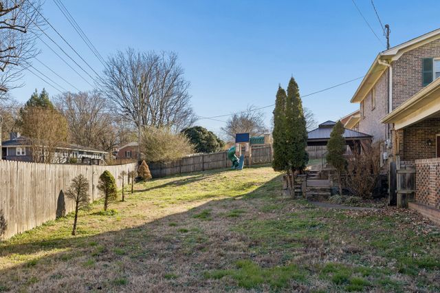 900 Camellia Dr, Columbia, TN 38401