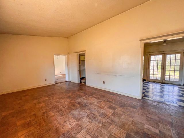 5122 WARFIELD DR, Memphis, TN 38117