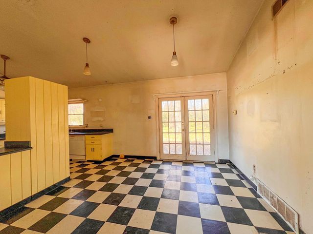 5122 WARFIELD DR, Memphis, TN 38117