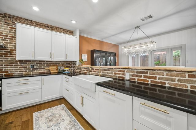 6013 Inwood Drive A, Houston, TX 77057