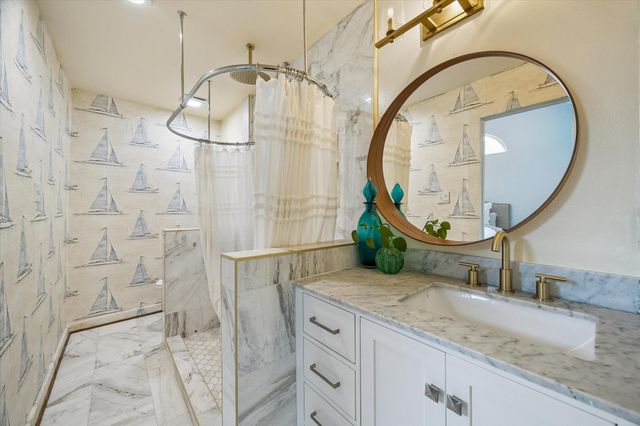 6013 Inwood Drive A, Houston, TX 77057