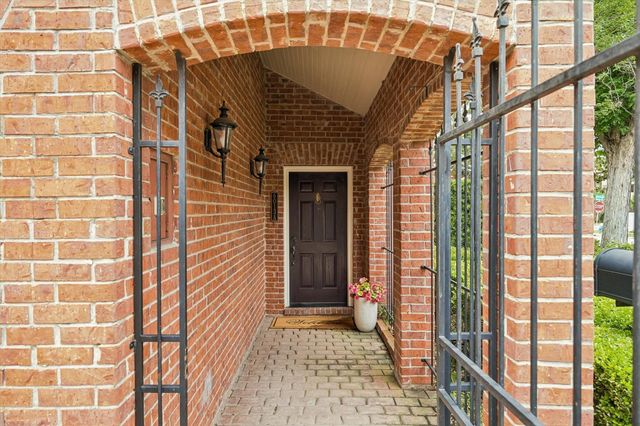 6013 Inwood Drive A, Houston, TX 77057