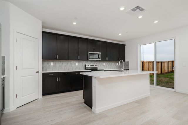 1300 Bastion Ave, Galt, CA 95632