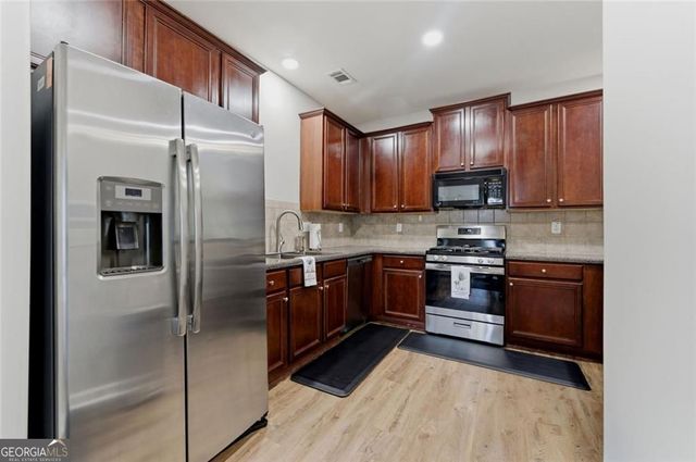 1142 Lake Point Way, Suwanee, GA 30024