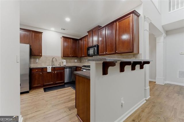 1142 Lake Point Way, Suwanee, GA 30024
