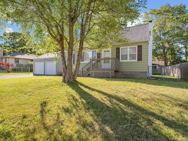 16 Brushwood Drive, Shirley, NY 11967