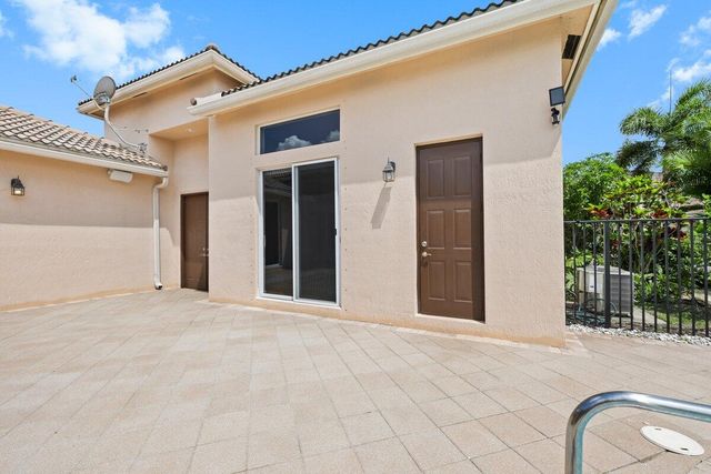 2933 E Fontana Court, Royal Palm Beach, FL 33411