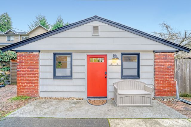 4034 NE 109th Street, Seattle, WA 98125