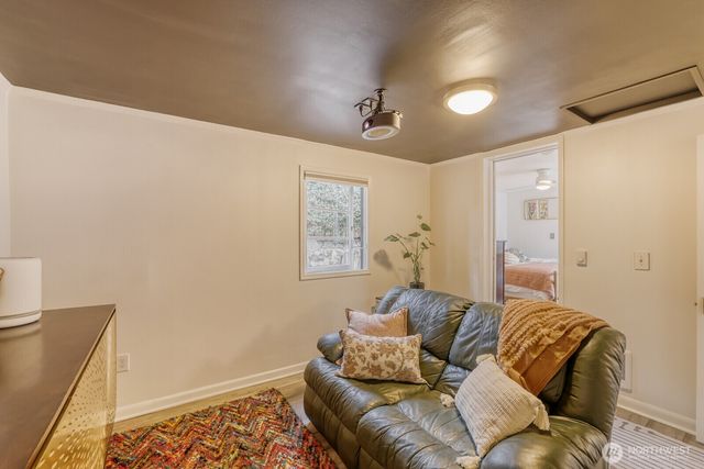 4034 NE 109th Street, Seattle, WA 98125