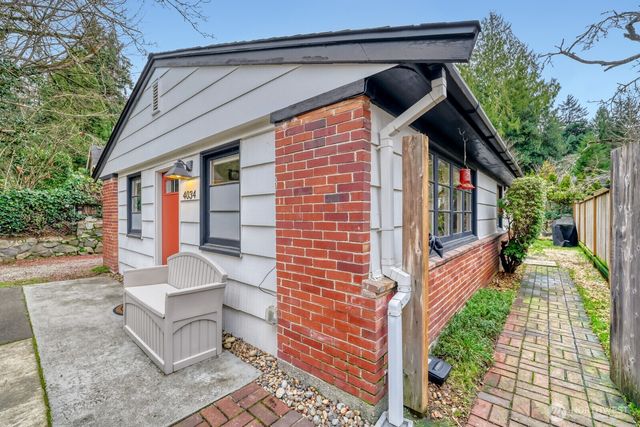 4034 NE 109th Street, Seattle, WA 98125