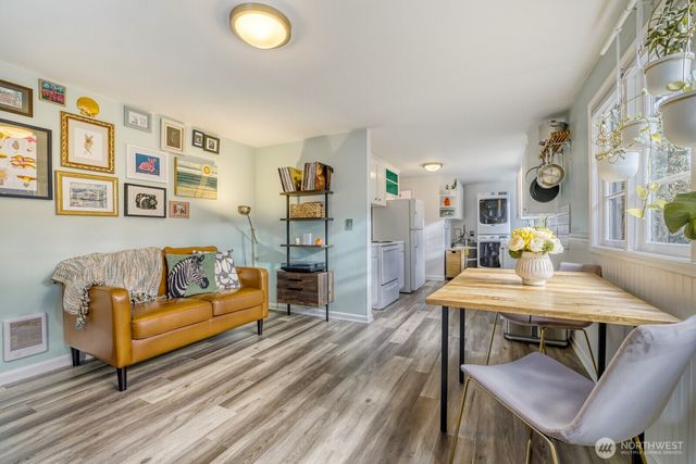 4034 NE 109th Street, Seattle, WA 98125