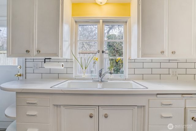 4034 NE 109th Street, Seattle, WA 98125