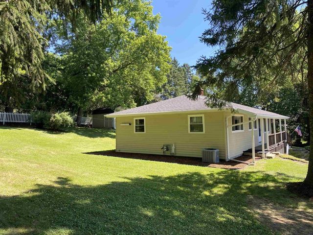 4258 Pleasant Hill Road, Richfield, WI 53076