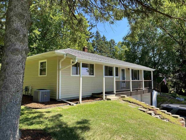4258 Pleasant Hill Road, Richfield, WI 53076