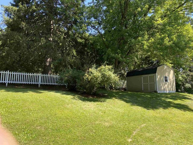 4258 Pleasant Hill Road, Richfield, WI 53076