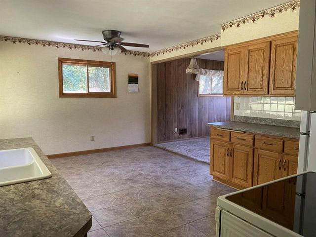 4258 Pleasant Hill Road, Richfield, WI 53076