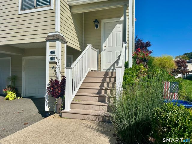 219 Crosswoods Road 219, Branford, CT 06405