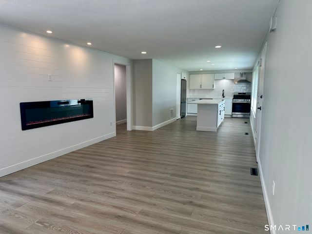 219 Crosswoods Road 219, Branford, CT 06405