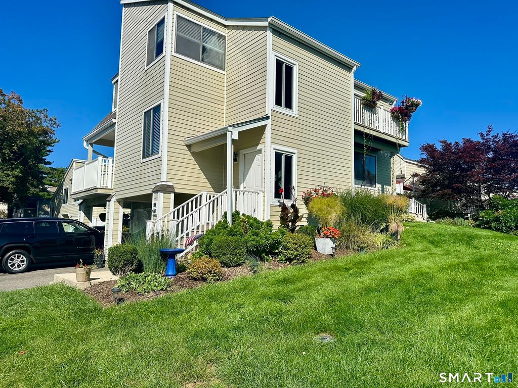 219 Crosswoods Road 219, Branford, CT 06405