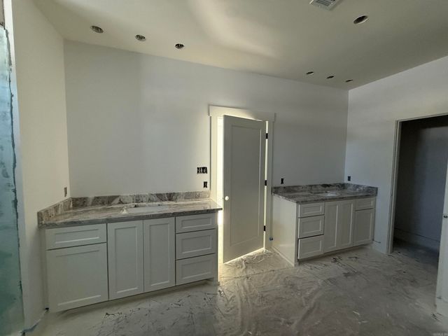 42 Ules Watson Drive, Greenbrier, AR 72058