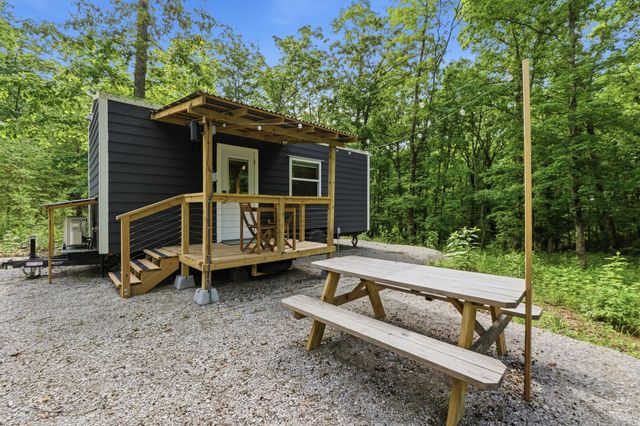 739 S Moore Road, Rising Fawn, GA 30738