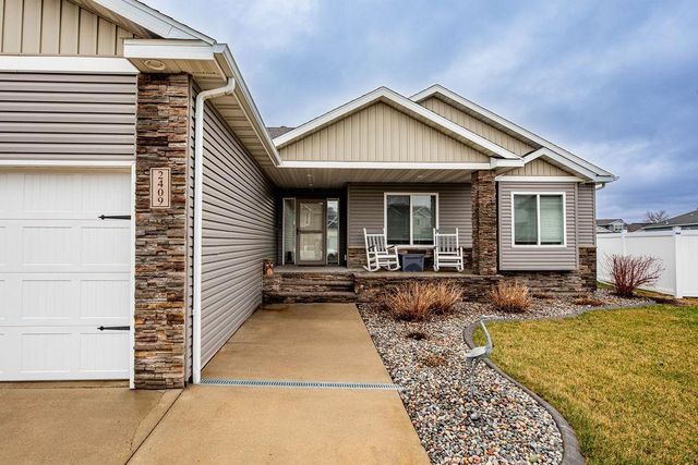 2409 Harbor Lane W, West Fargo, ND 58078