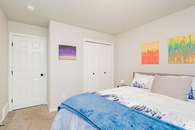 2409 Harbor Lane W, West Fargo, ND 58078