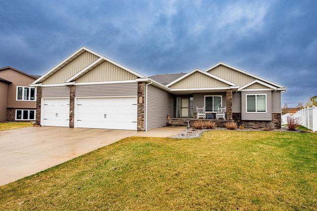 2409 Harbor Lane W, West Fargo, ND 58078