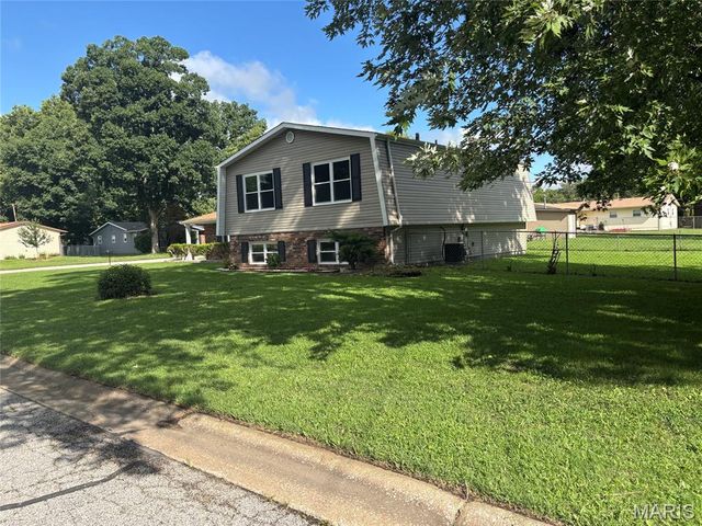 209 Orleans Drive, Fairview Heights, IL 62208