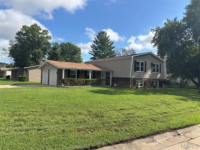 209 Orleans Drive, Fairview Heights, IL 62208