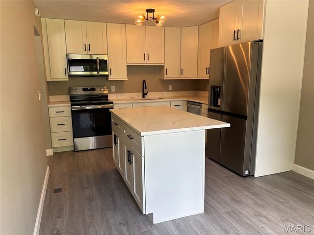209 Orleans Drive, Fairview Heights, IL 62208