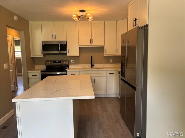 209 Orleans Drive, Fairview Heights, IL 62208