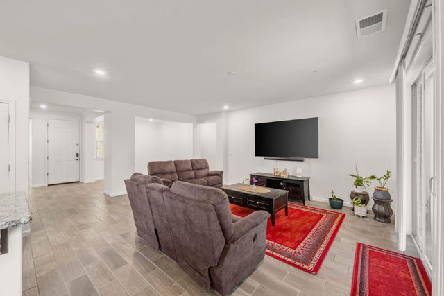 12667 Raymer Way, Rancho Cordova, CA 95742