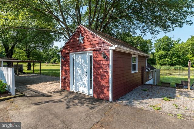 3563 AQUETONG RD, New Hope, PA 18938