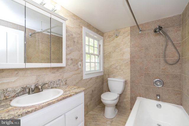 3563 AQUETONG RD, New Hope, PA 18938