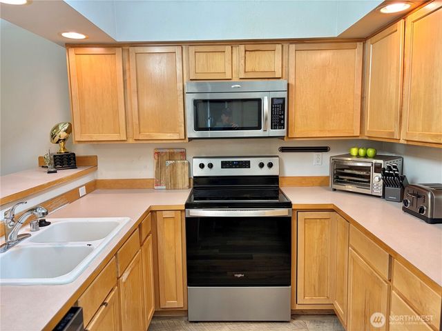 1604 NW Seasons Lane, Silverdale, WA 98383