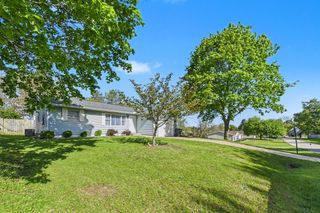 7418 Aumack Drive, Eau Claire Vllg, MI 49111