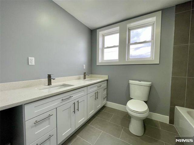 428 Valley Brook Avenue 1, Lyndhurst, NJ 07071