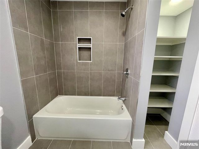 428 Valley Brook Avenue 1, Lyndhurst, NJ 07071