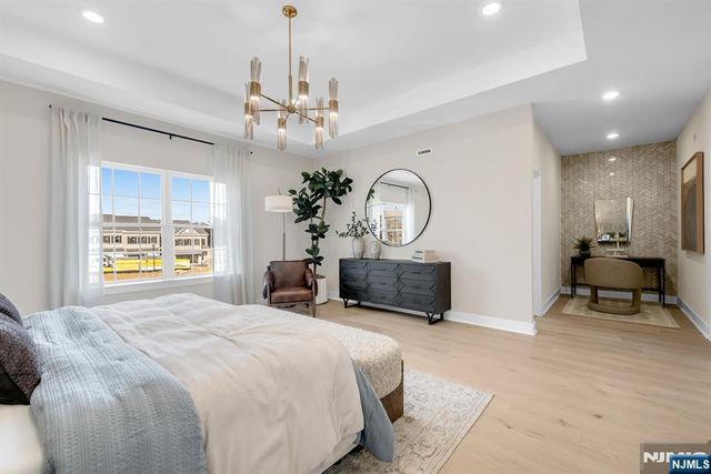 14 Belmont Place, Oakland, NJ 07436