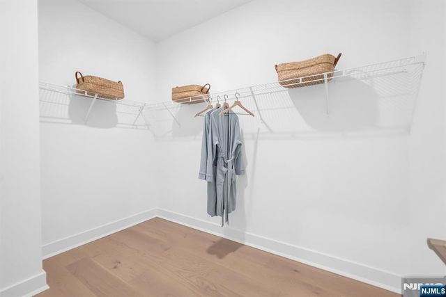 14 Belmont Place, Oakland, NJ 07436