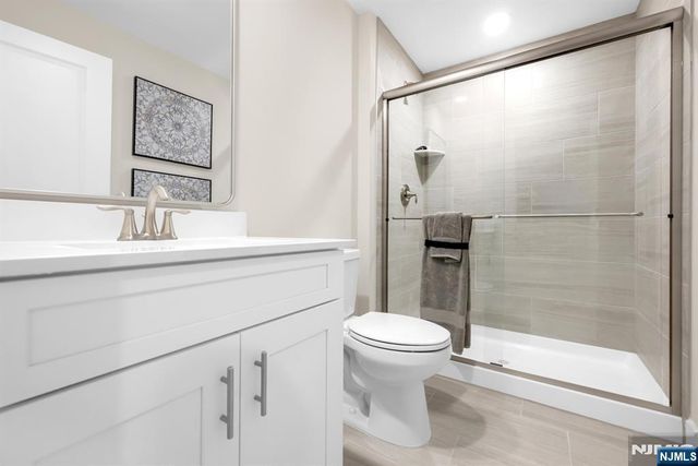 14 Belmont Place, Oakland, NJ 07436