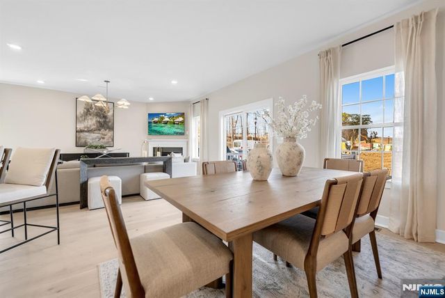 14 Belmont Place, Oakland, NJ 07436